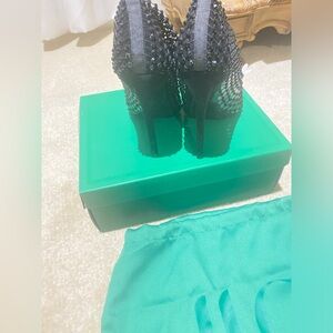 Beautiful unique JLo crystal mesh heels , size 8.5